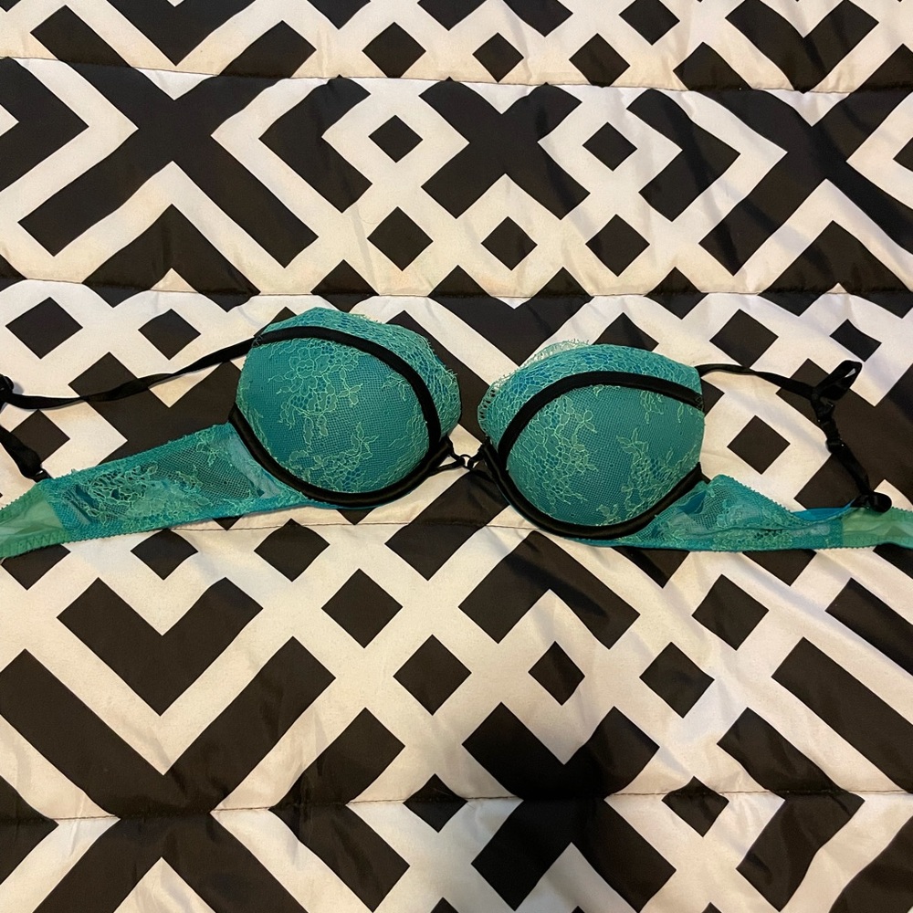 Victoria’s Secret Very Sexy push-up